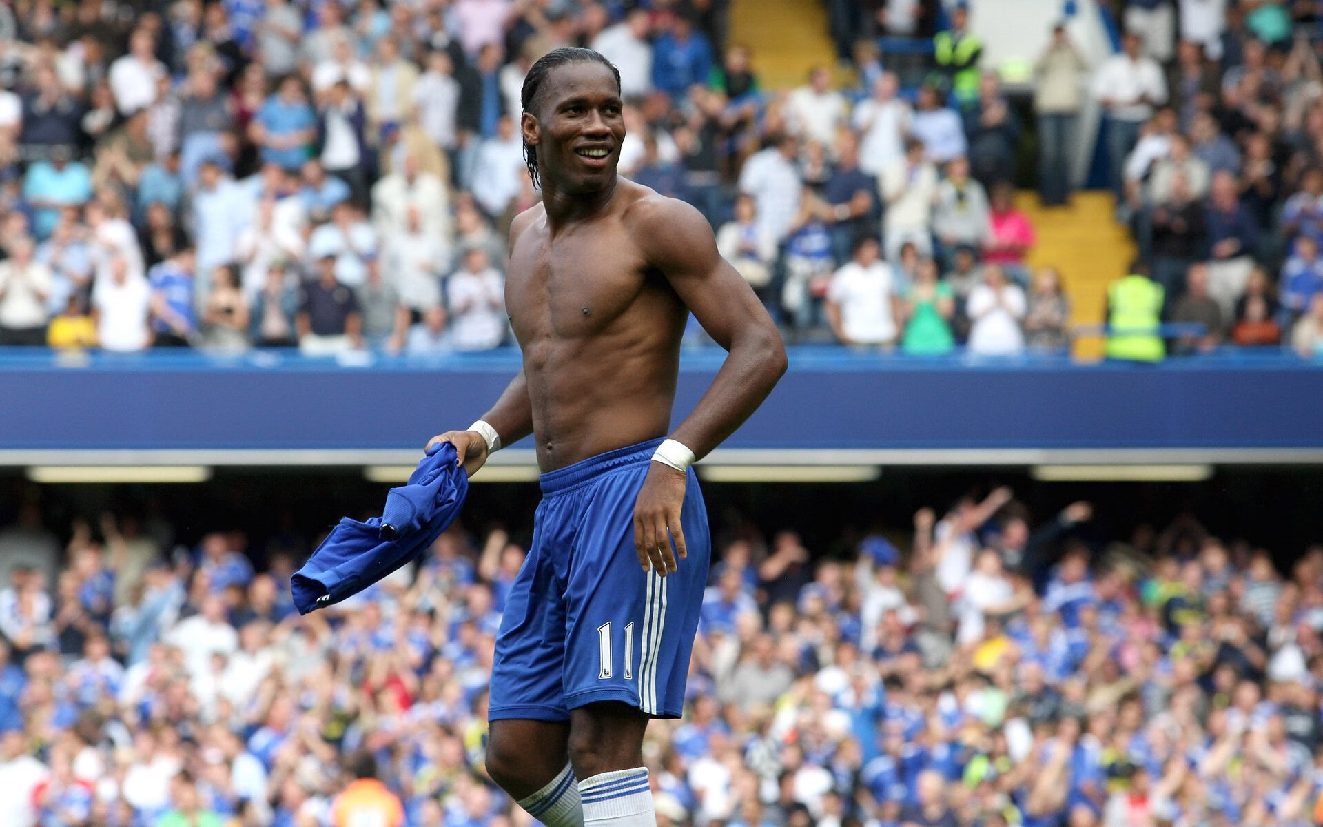 开云·体育官网APP下载-NBA西亚卡姆力量训练继续提升,打造全能巨星新高度